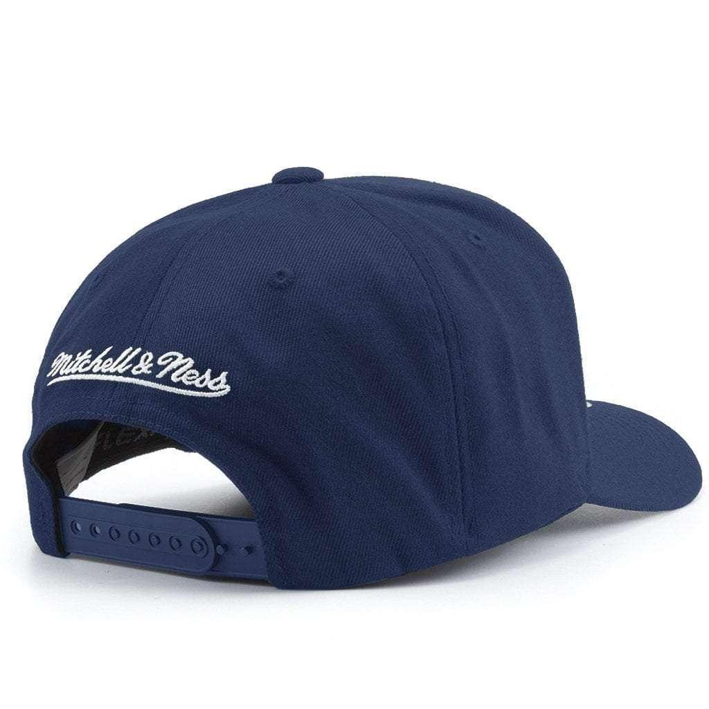 New England Patriots Mitchell & Ness NFL Courtside 110 Curved Snapback Hat - Navy