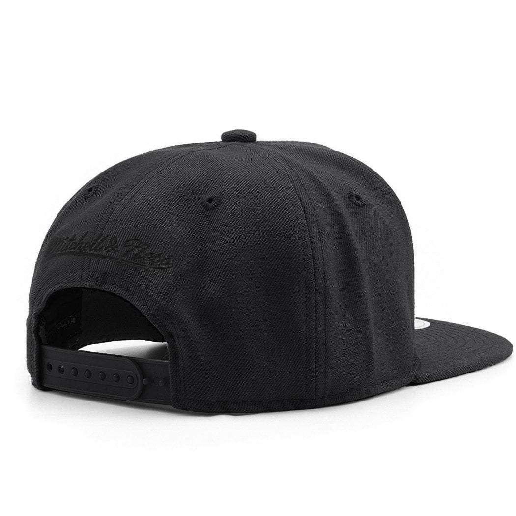 Oakland Raiders Mitchell & Ness NFL All Black High Crown Snapback Hat