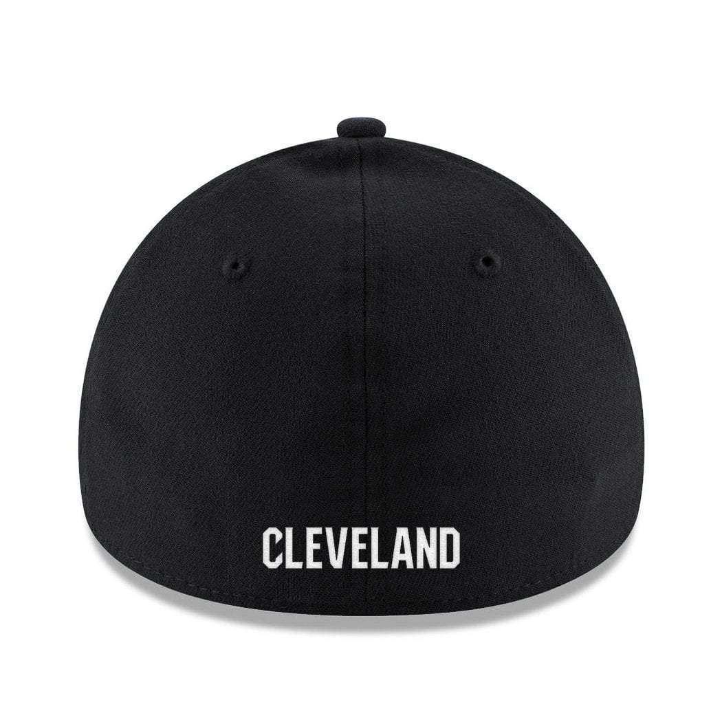 Cleveland Cavaliers New Era NBA Black & White 39THIRTY Stretch-Fit Curve Hat