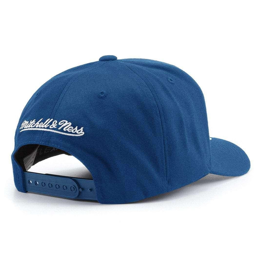 Golden State Warriors Mitchell & Ness NBA 110 Script Curve Snapback Hat - Blue