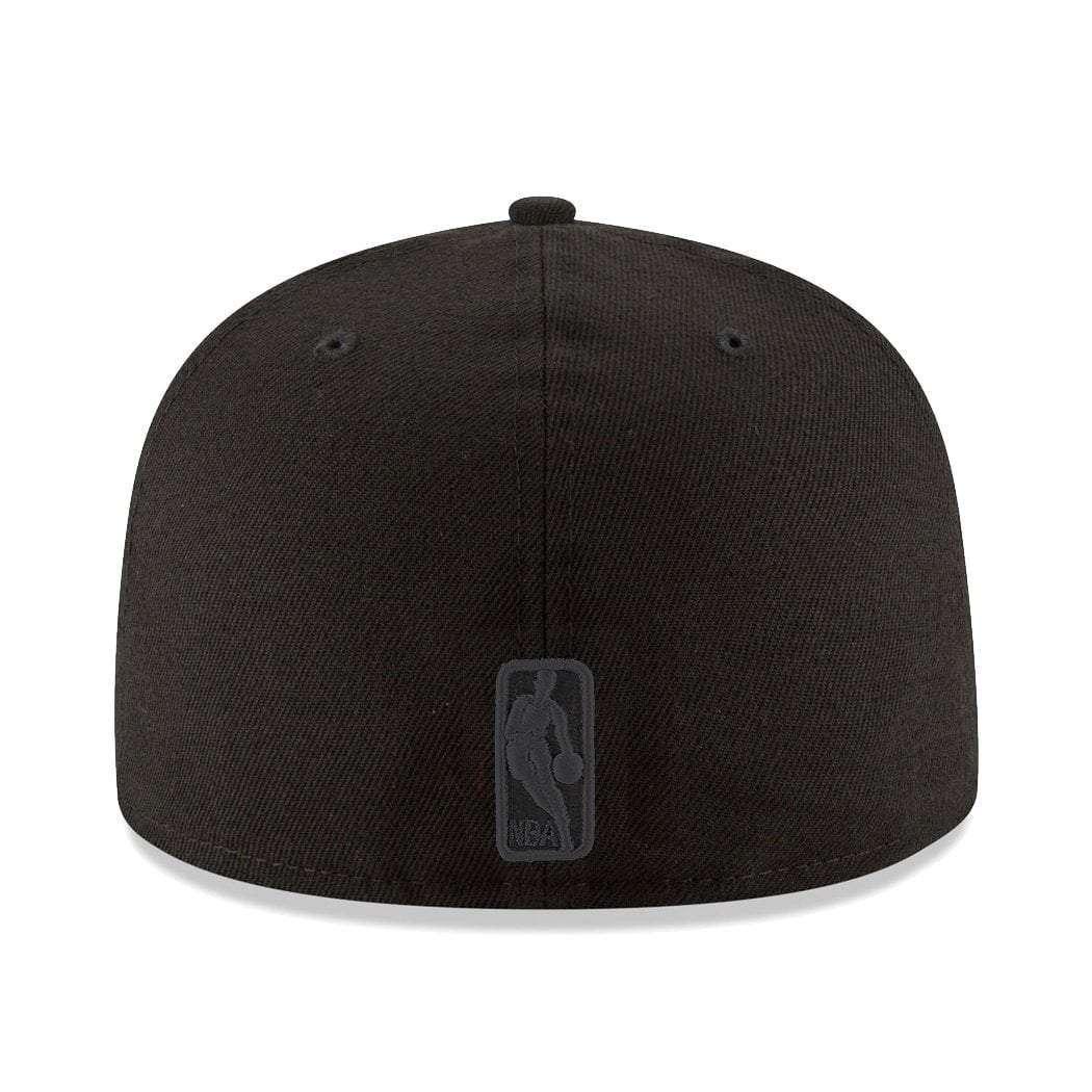 Chicago Bulls New Era NBA Black On Black Team Logo 59FIFTY Fitted Hat