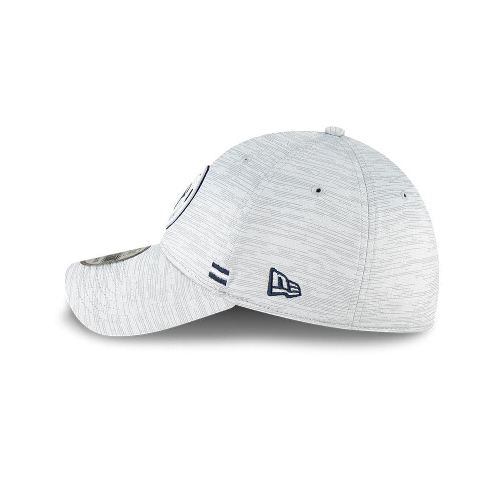 Dallas Cowboys New Era NFL 2020 Sideline 39THIRTY Flex Fit Curve Hat - Grey