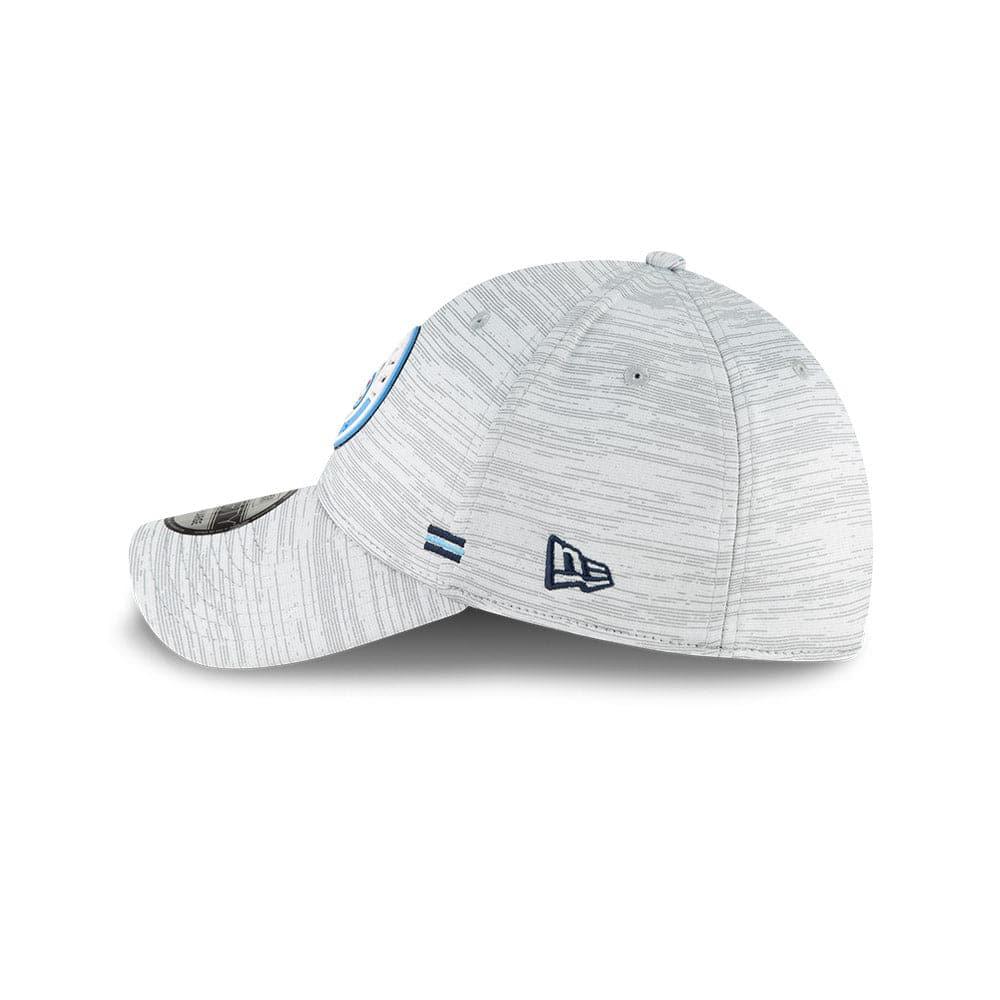 Tennessee Titans New Era NFL 2020 Sideline 39THIRTY Flex Fit Curve Hat - Grey