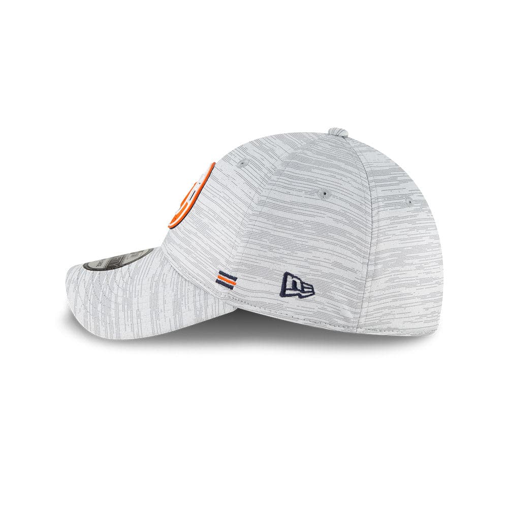 Chicago Bears Alternate New Era NFL 2020 Sideline 39THIRTY Flex Fit Curve Hat - Grey