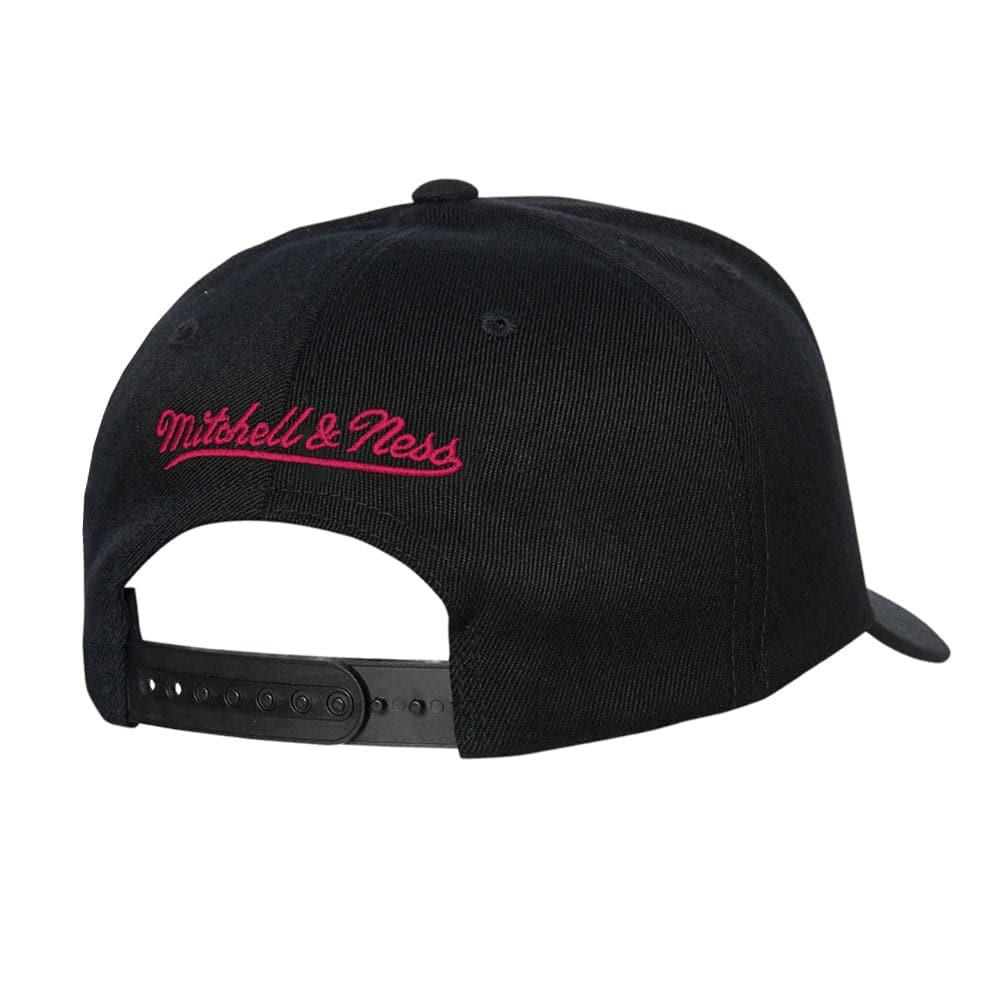 Philadelphia 76ers Mitchell & Ness NBA Foundation Script 110 Curve Snapback Hat - Black