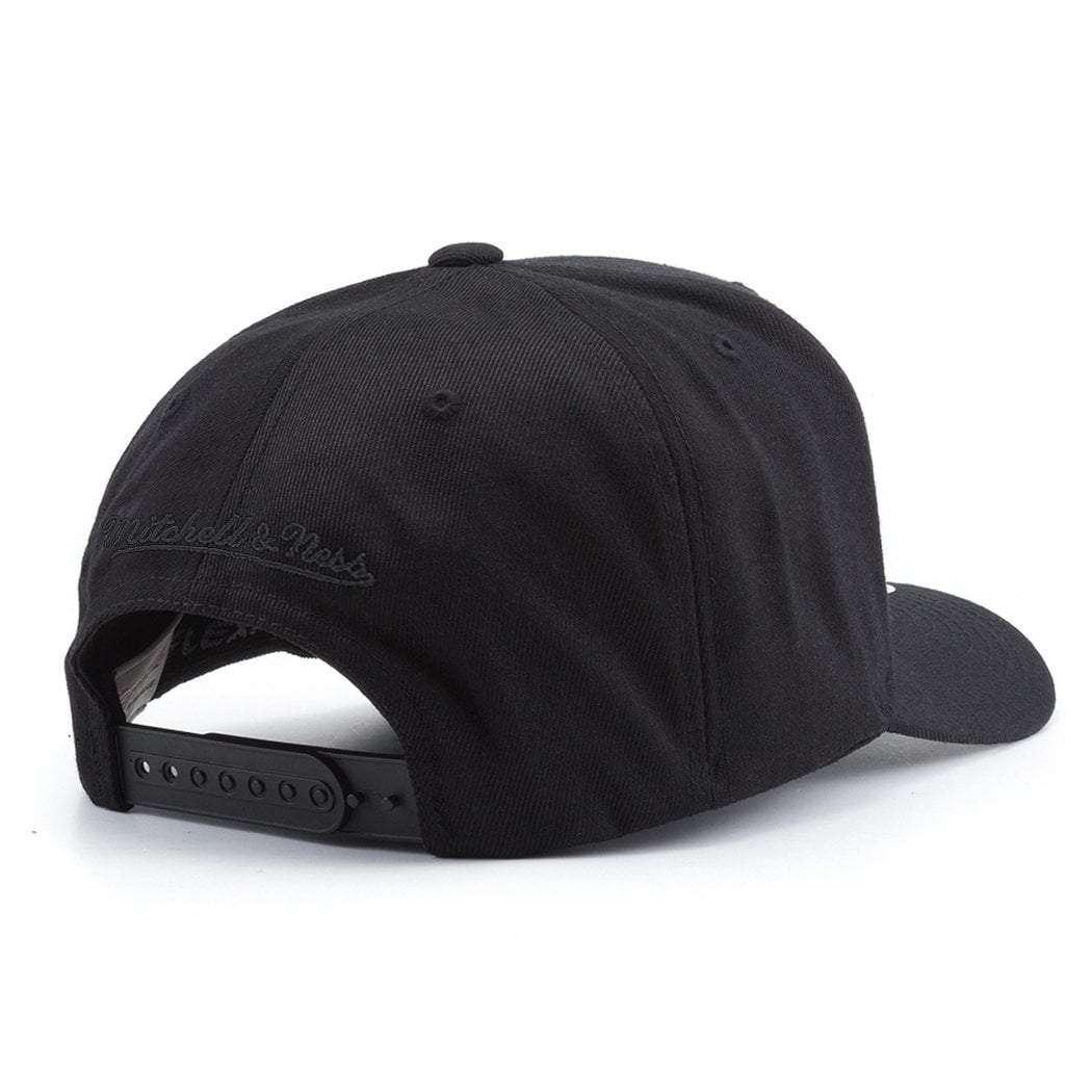 Philadelphia 76ers Mitchell & Ness NBA All Black 110 Curve Snapback Hat