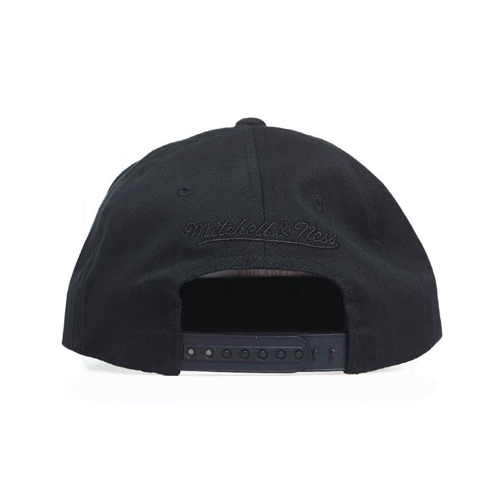 Los Angeles Lakers Mitchell & Ness NBA Logo Deadstock Snapback Hat - Black