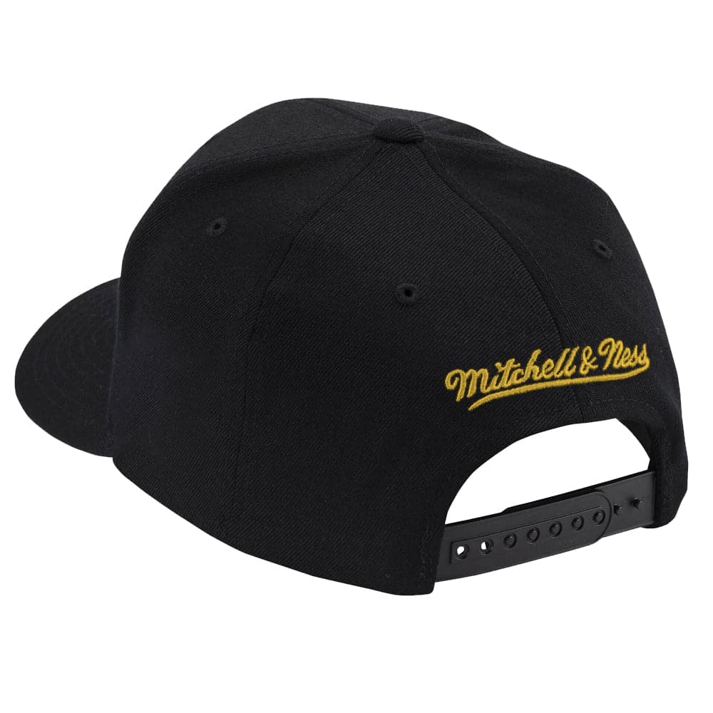 Brooklyn Nets Mitchell & Ness NBA Old English 110 Curved Snapback Hat - Black