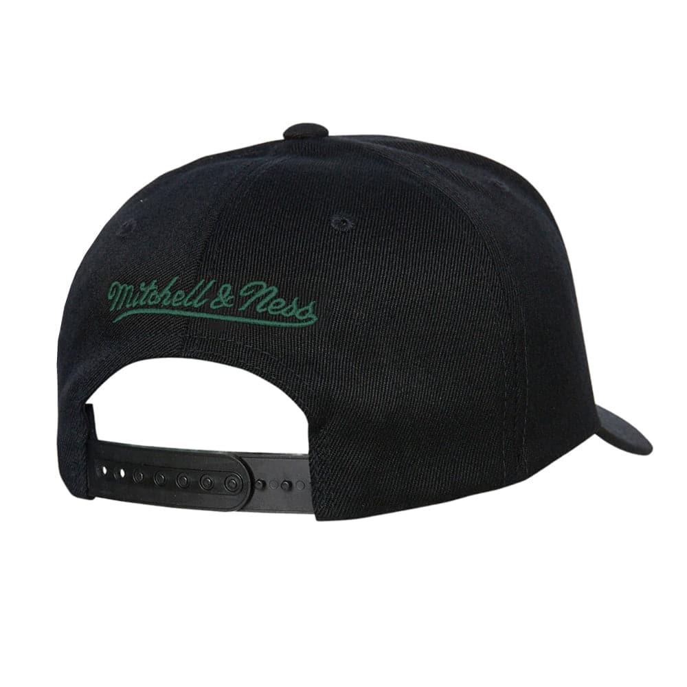 Milwaukee Bucks Mitchell & Ness NBA Foundation Script 110 Curve Snapback Hat - Black