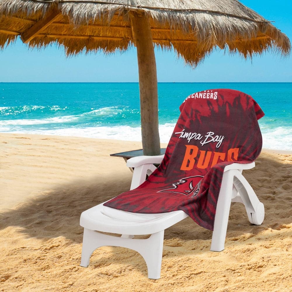 Tampa Bay Buccaneers NFL 30" x 60" Psychedelic Lightweight Beach Towel