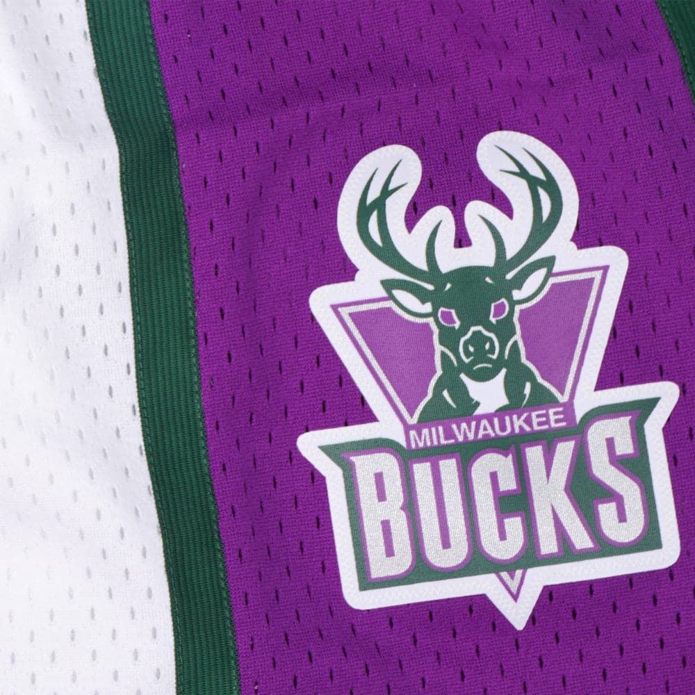 Milwaukee Bucks Mitchell & Ness NBA 96-97 Home Swingman Shorts - White