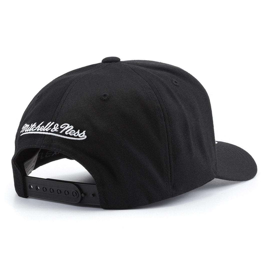 Los Angeles Lakers Mitchell & Ness NBA 110 Script Pre-Curve Snapback Hat - Black