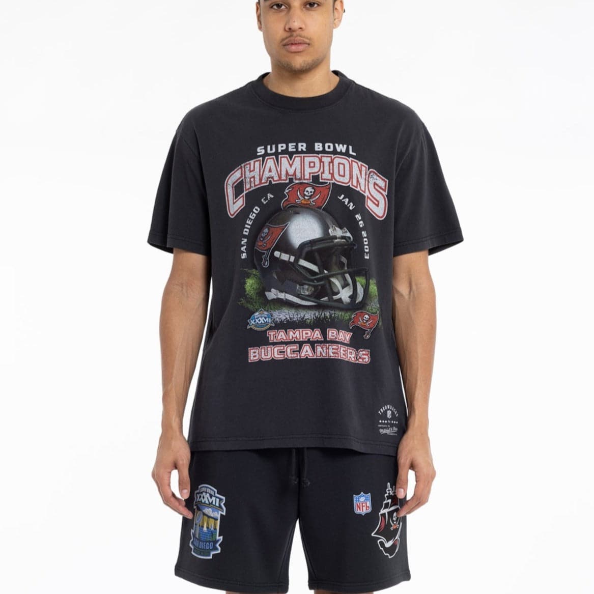 Tampa Bay Buccaneers Mitchell & Ness NFL SB XXXVII Champs Vintage T-Shirt - Faded Black