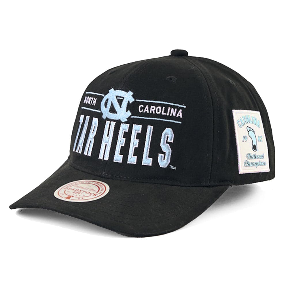 North Carolina Tar Heels Mitchell & Ness NCAA Tip Snapback Hat - Black