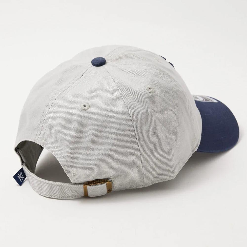 New York Yankees '47 MLB Team 2-Tone Clean Up Strapback Hat - Grey