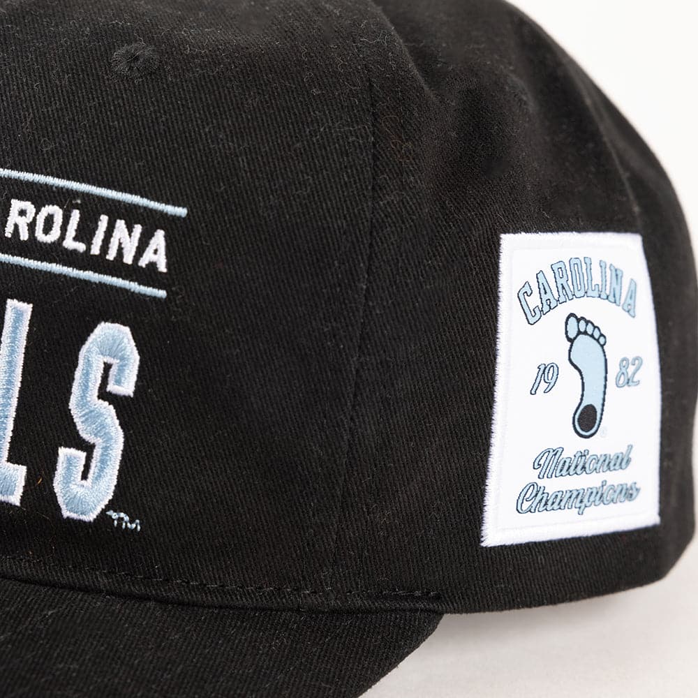 North Carolina Tar Heels Mitchell & Ness NCAA Tip Snapback Hat - Black