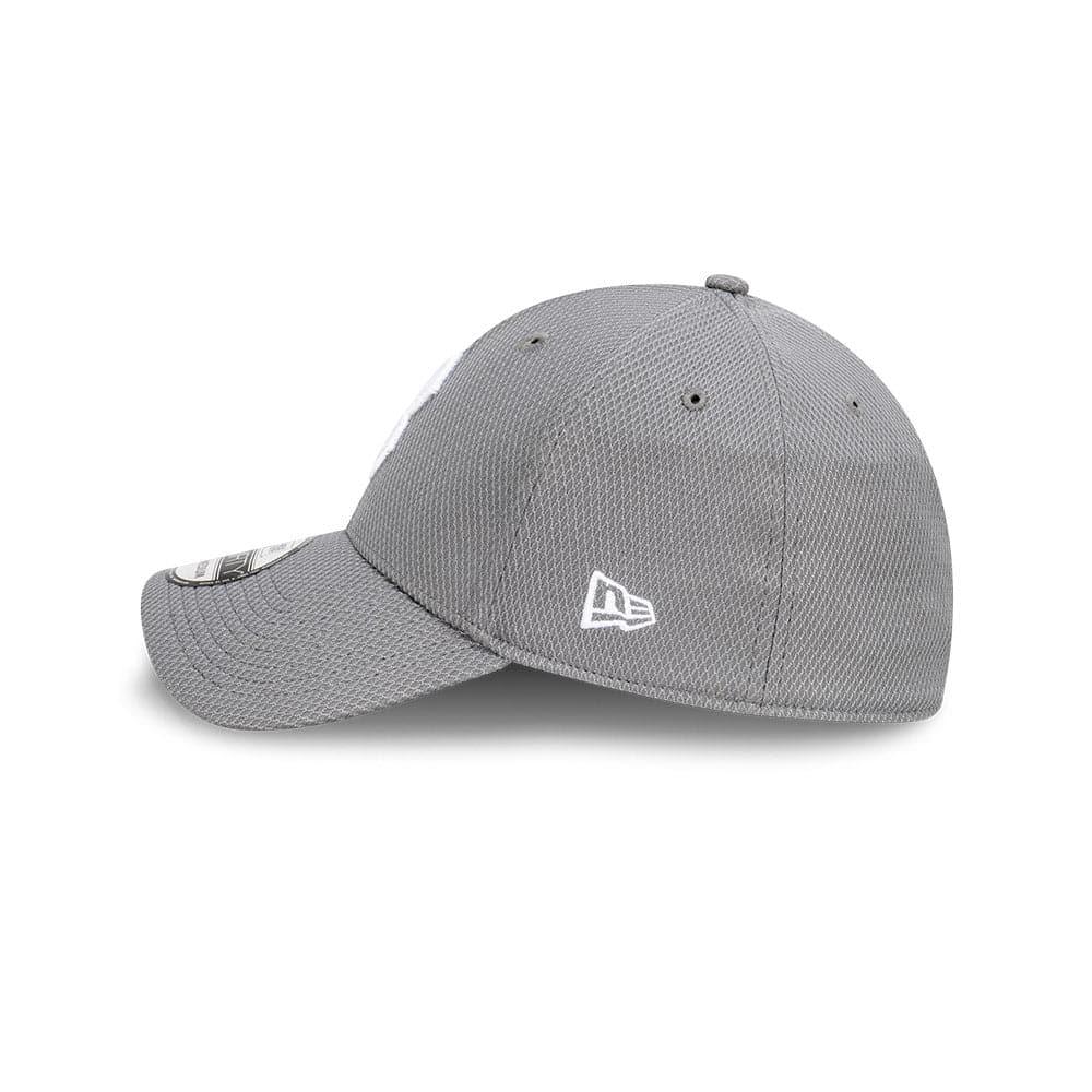 New Era Caps Boston Red Sox New Era MLB Team Storm Diamond Era 39THIRTY Flex Fiit Curve Hat - Grey