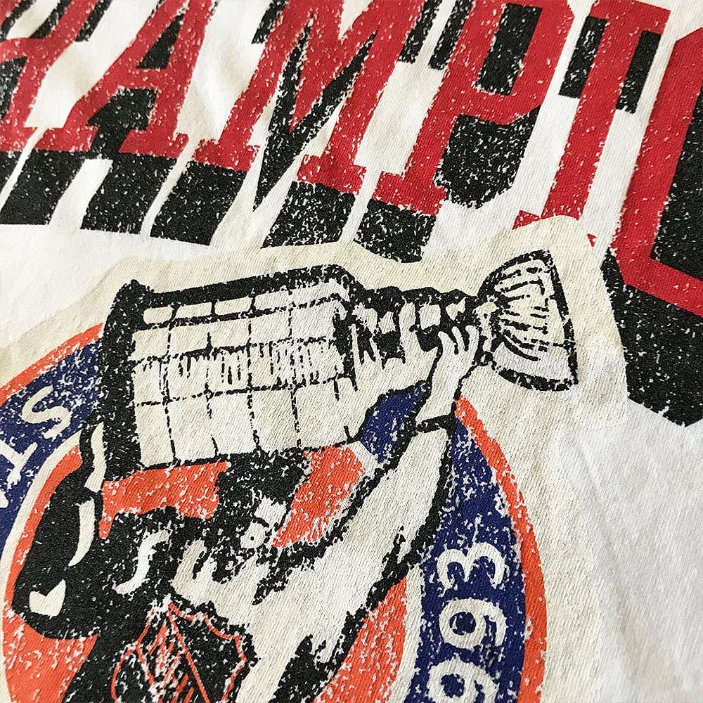 NHL Branded T-Shirts Calgary Flames NHL Stanley Cup Champs Vintage T-Shirt - White