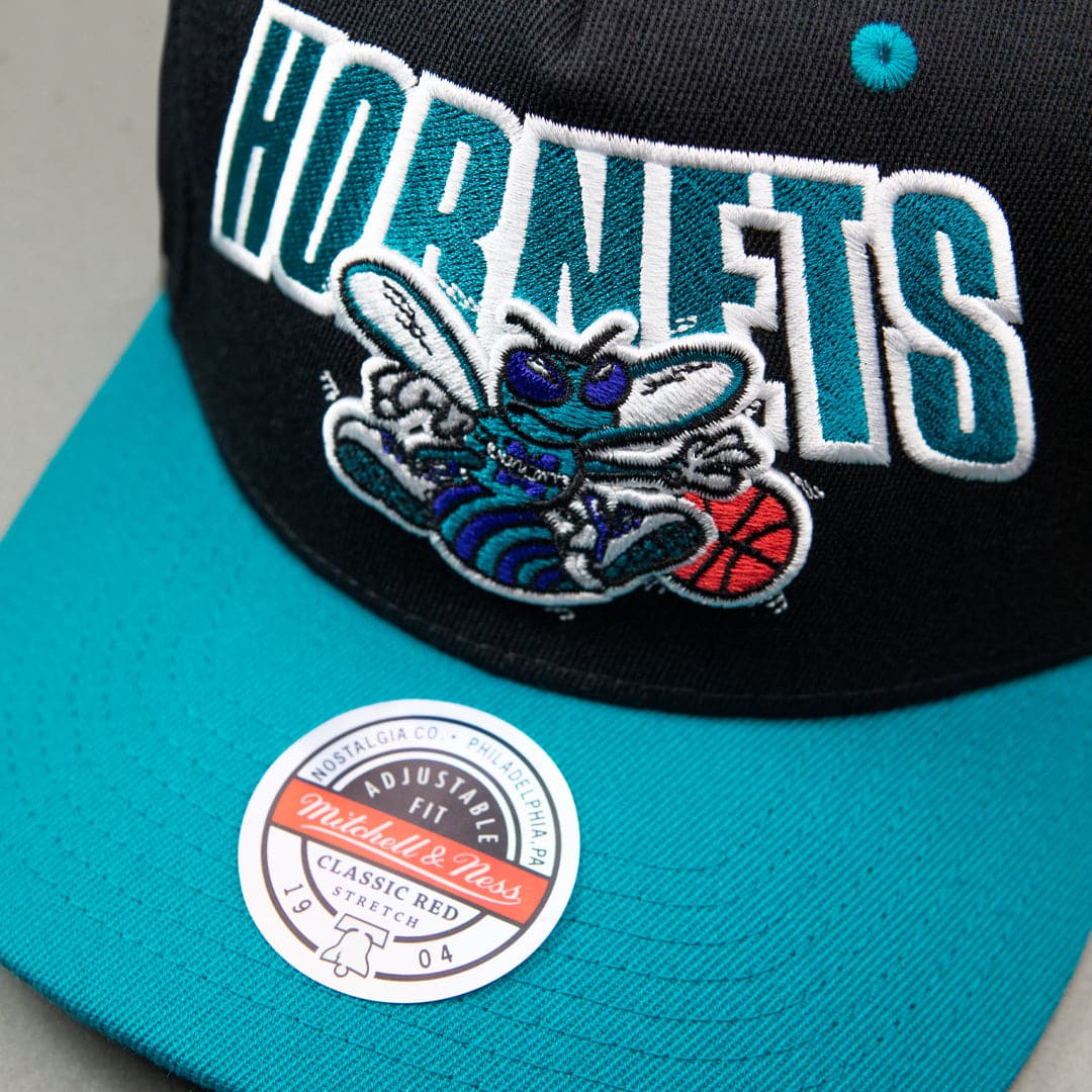 Mitchell And Ness Caps Charlotte Hornets Mitchell & Ness NBA Flashback Classic Red Snapback Hat - Black