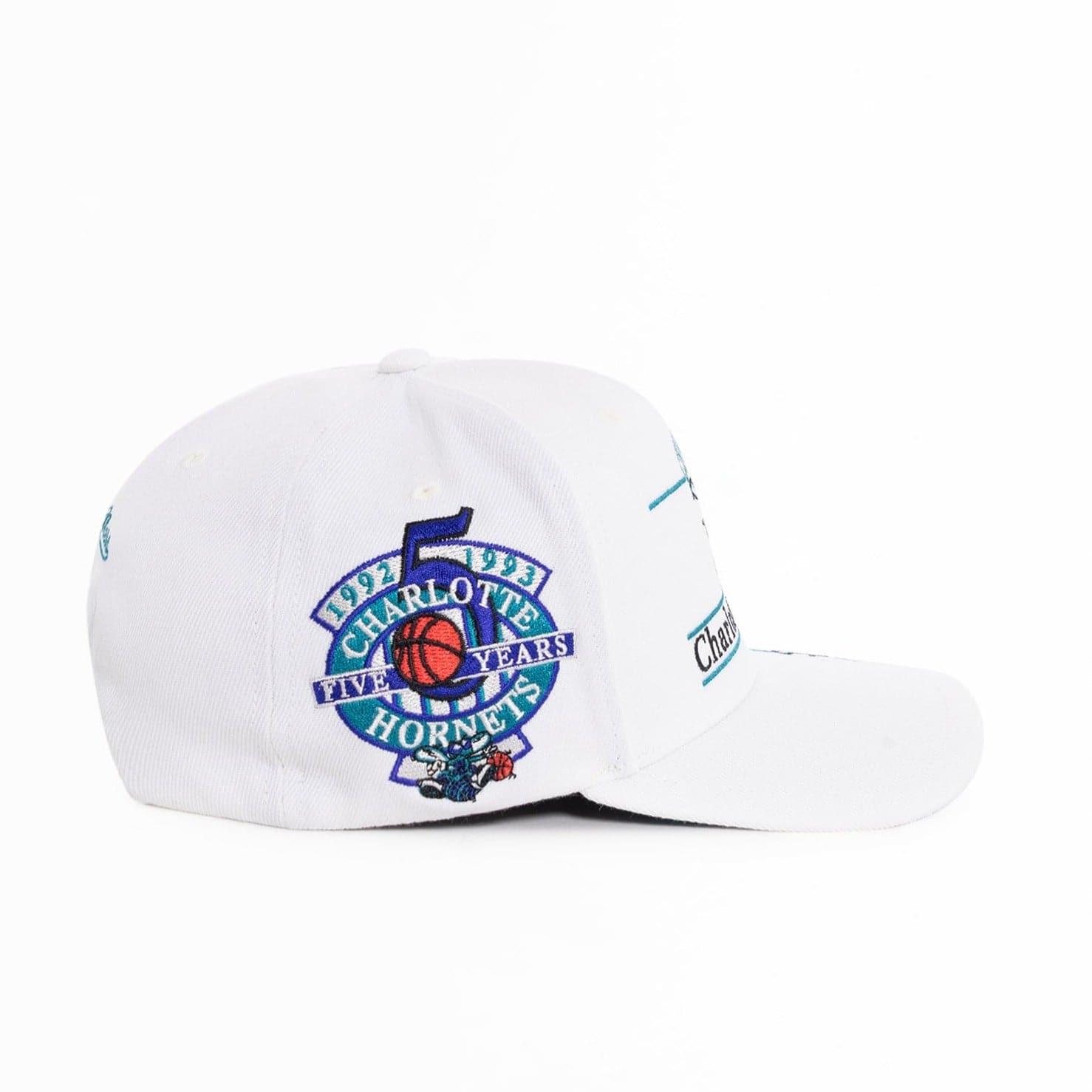 Mitchell And Ness Caps Charlotte Hornets Mitchell & Ness NBA Show Up Classic Red Snapback Hat - Off White