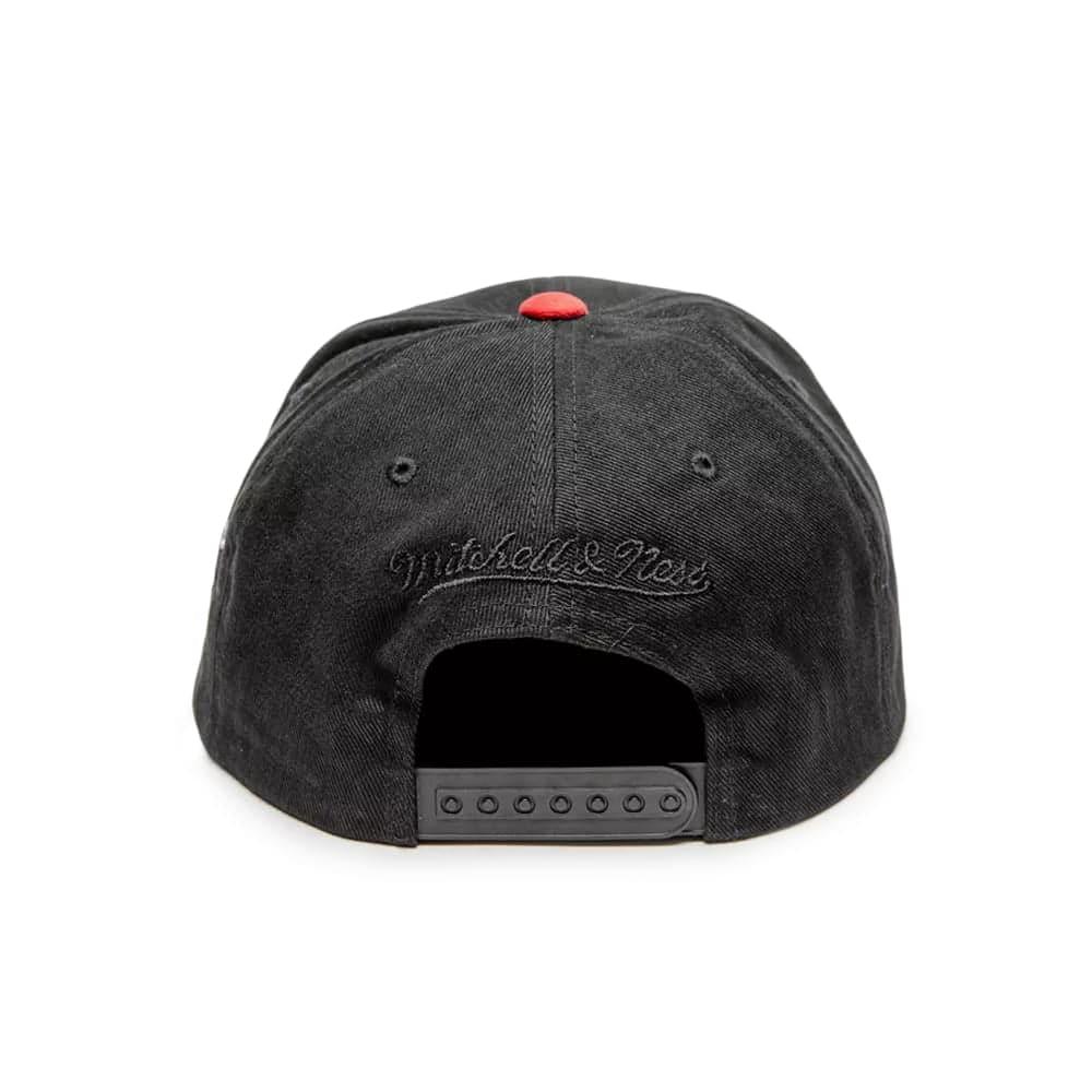 Mitchell And Ness Caps Chicago Bulls Mitchell & Ness NBA 2T Vintage Arch Deadstock Snapback Hat - Black