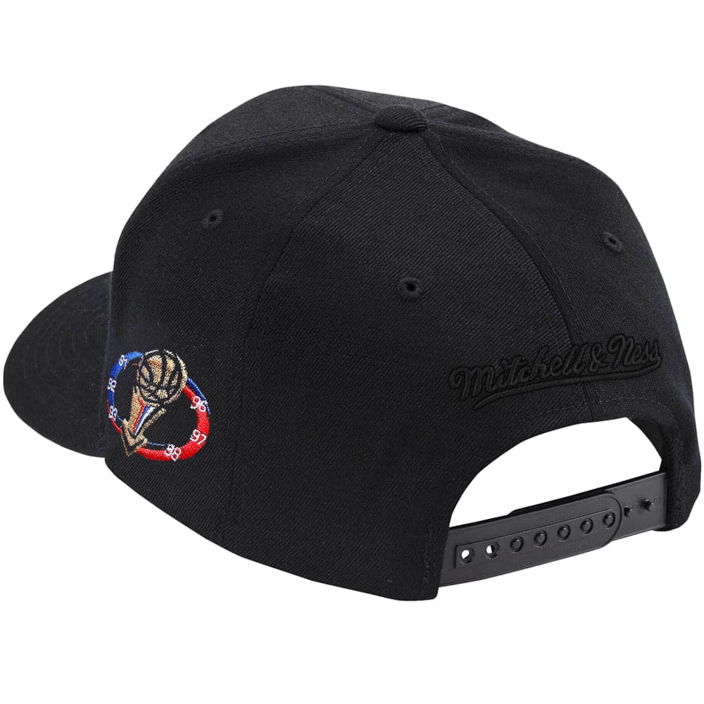 Mitchell And Ness Caps Chicago Bulls Mitchell & Ness NBA 6x Champs Classic Red Snapback Hat - Black