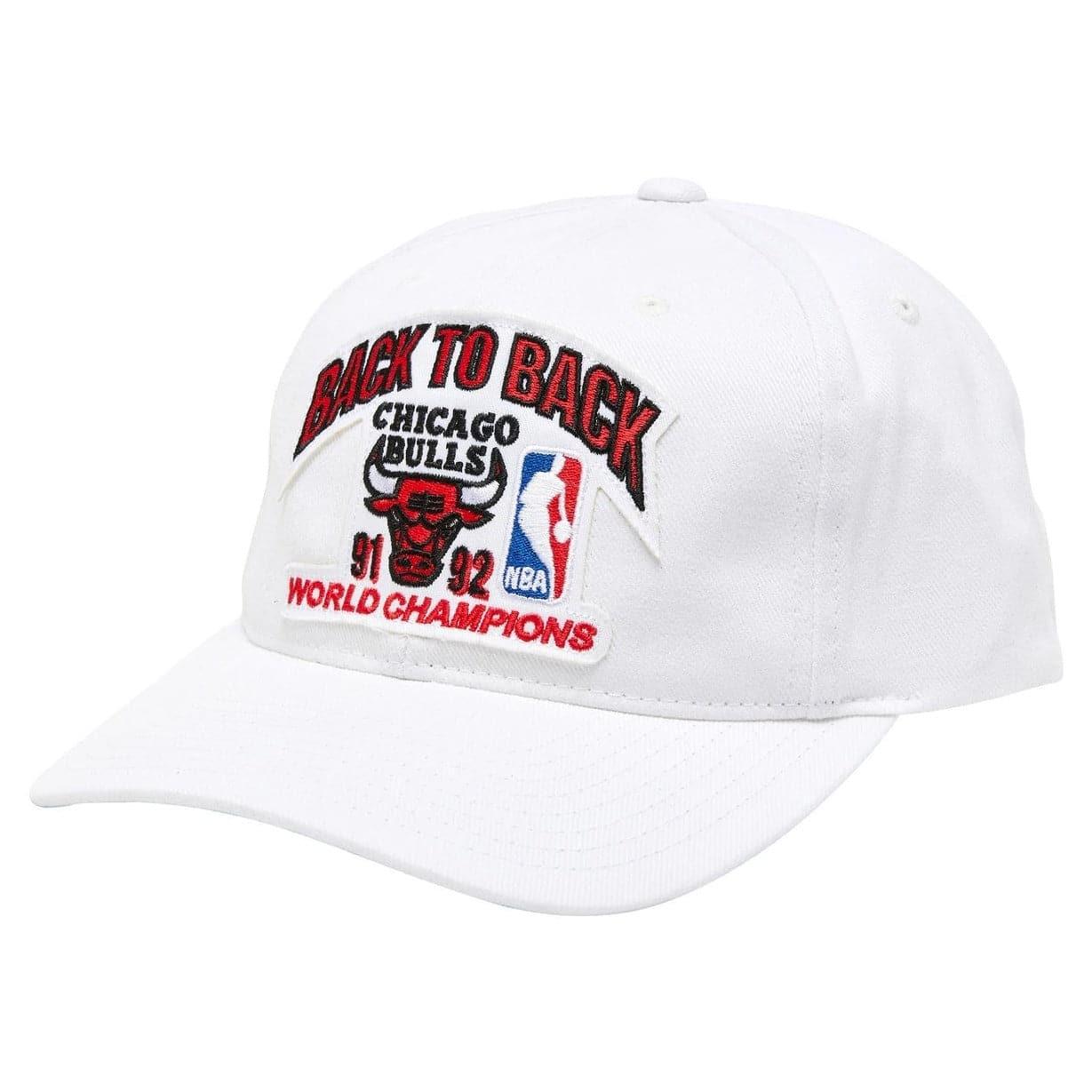 Mitchell And Ness Caps Chicago Bulls Mitchell & Ness NBA 91-92 Champs Curved Deadstock Snapback Hat - White