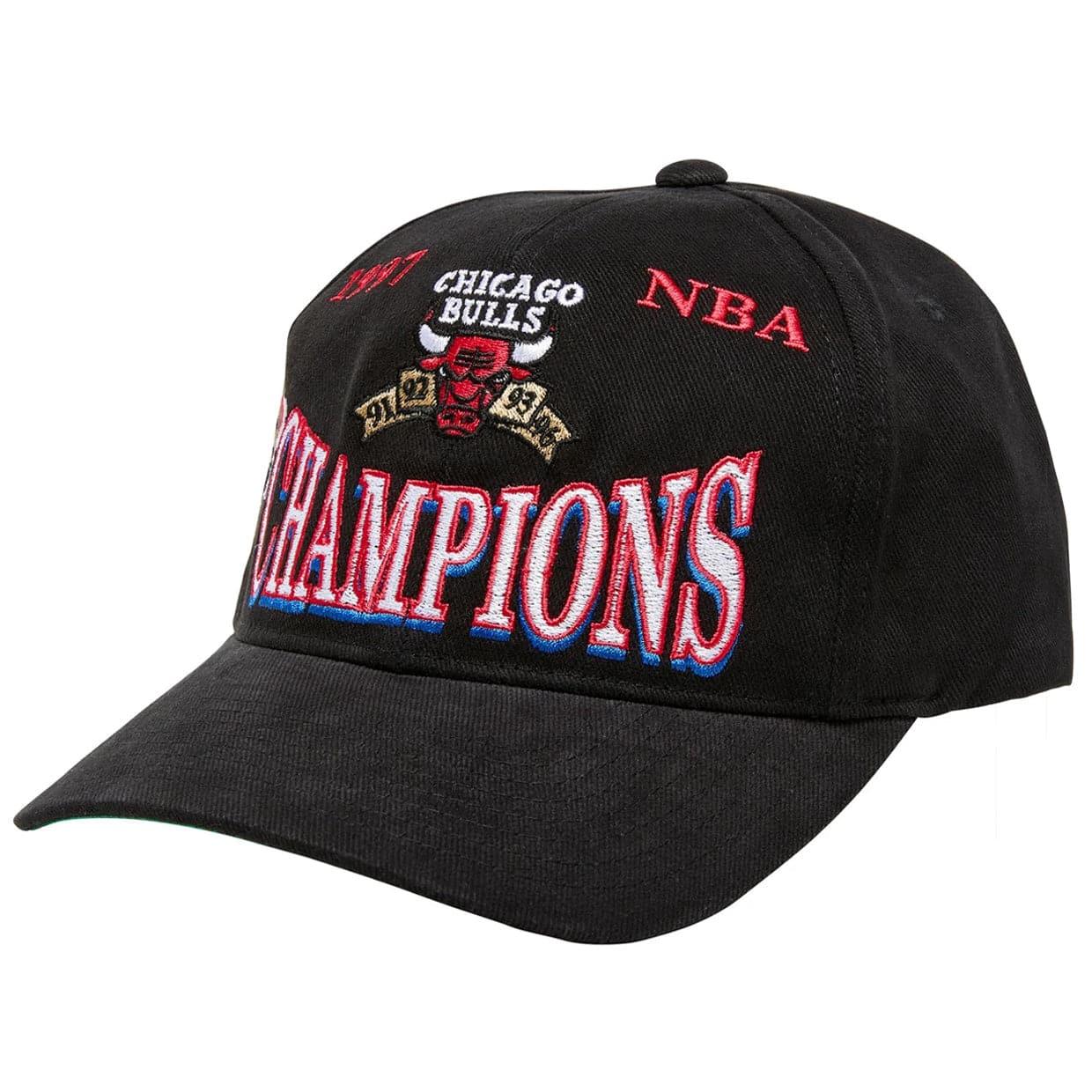 Mitchell And Ness Caps Chicago Bulls Mitchell & Ness NBA 97 Champs Curved Deadstock Snapback Hat - Black