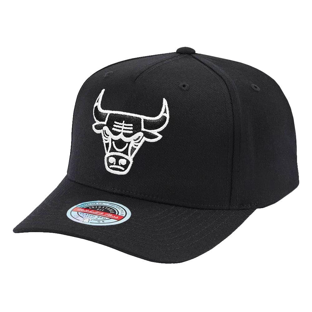 Mitchell And Ness Caps Chicago Bulls Mitchell & Ness NBA Black & White Classic Red Curve Snapback Hat