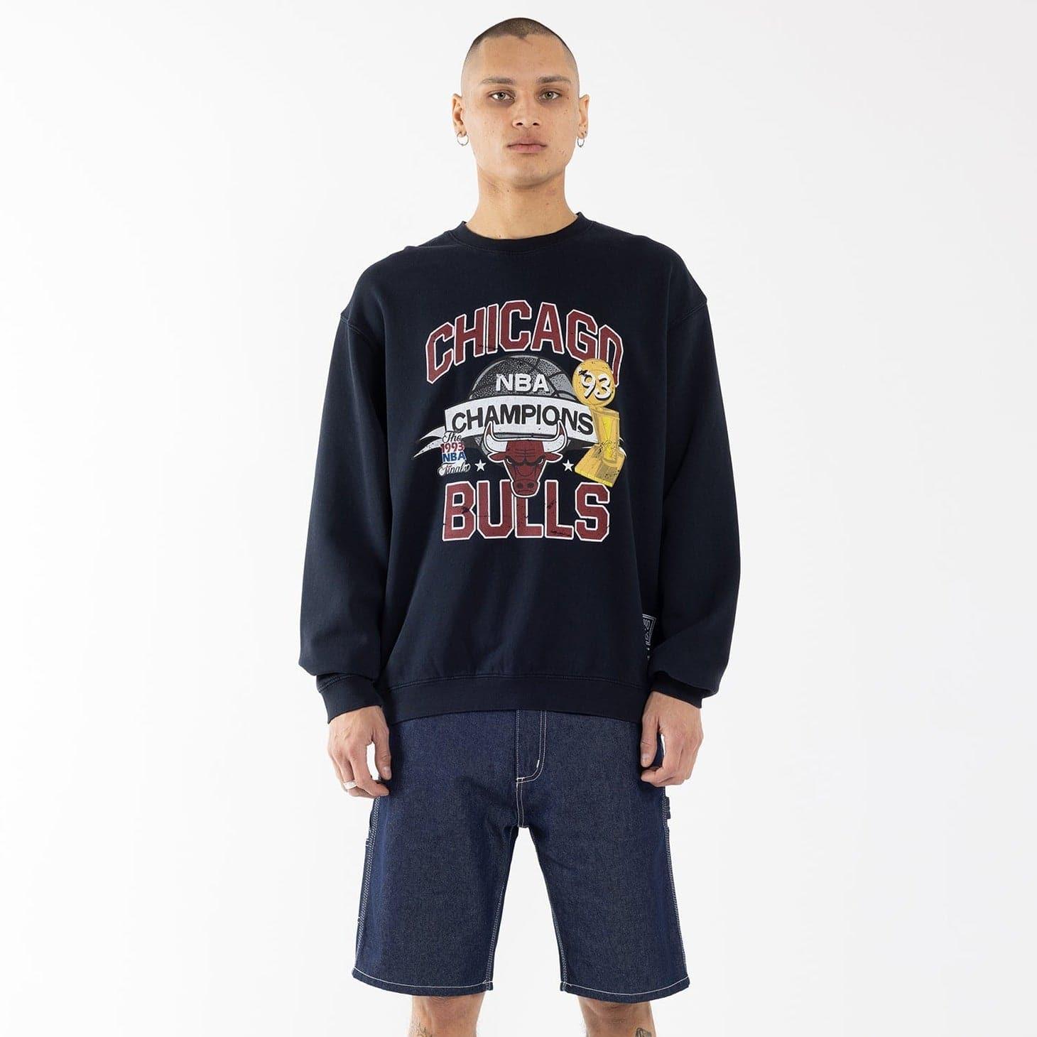 Mitchell And Ness Jumpers Chicago Bulls Mitchell & Ness NBA Champs History Vintage Crew Jumper - Faded Black