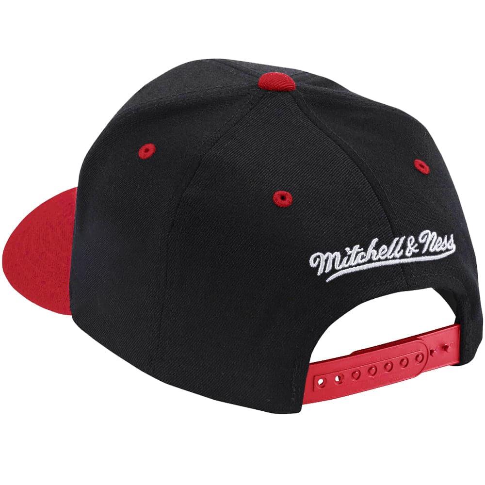Mitchell And Ness Caps Chicago Bulls Mitchell & Ness NBA Flashback Classic Red Snapback Hat - Black