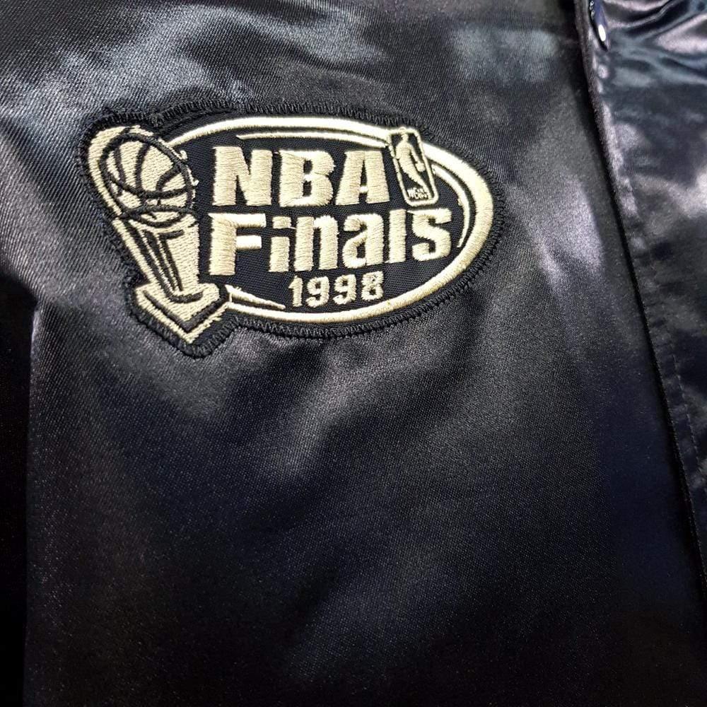 Mitchell And Ness Jackets Chicago Bulls Mitchell & Ness NBA Gold Blocked Satin Jacket - Black