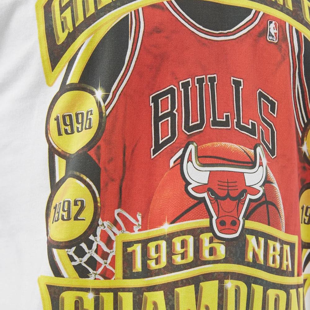 Mitchell And Ness T-Shirts Chicago Bulls Mitchell & Ness NBA Greatest Team Ever Vintage T-Shirt - White