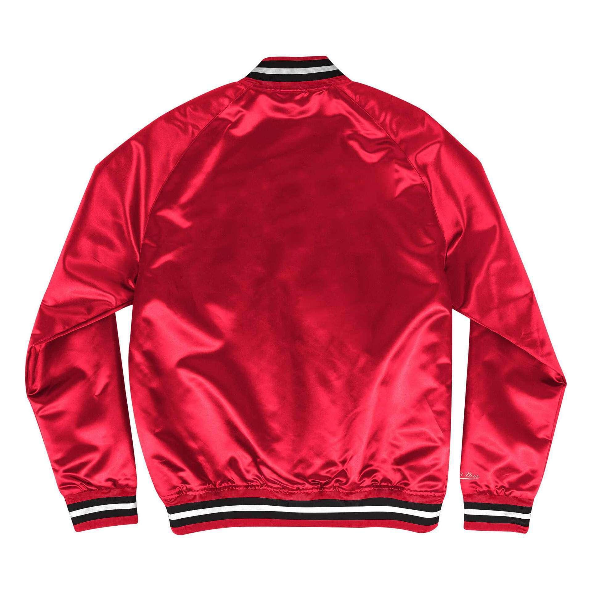 Mitchell And Ness Jackets XL Chicago Bulls Mitchell & Ness NBA Lightweight Satin Jacket - Red