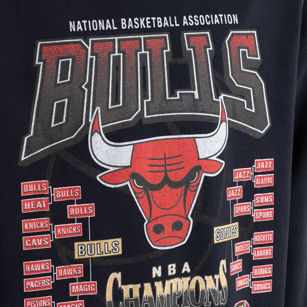 Mitchell And Ness Jumpers Chicago Bulls Mitchell & Ness NBA Road To Victory Vintage Crew Jumper - Faded Black