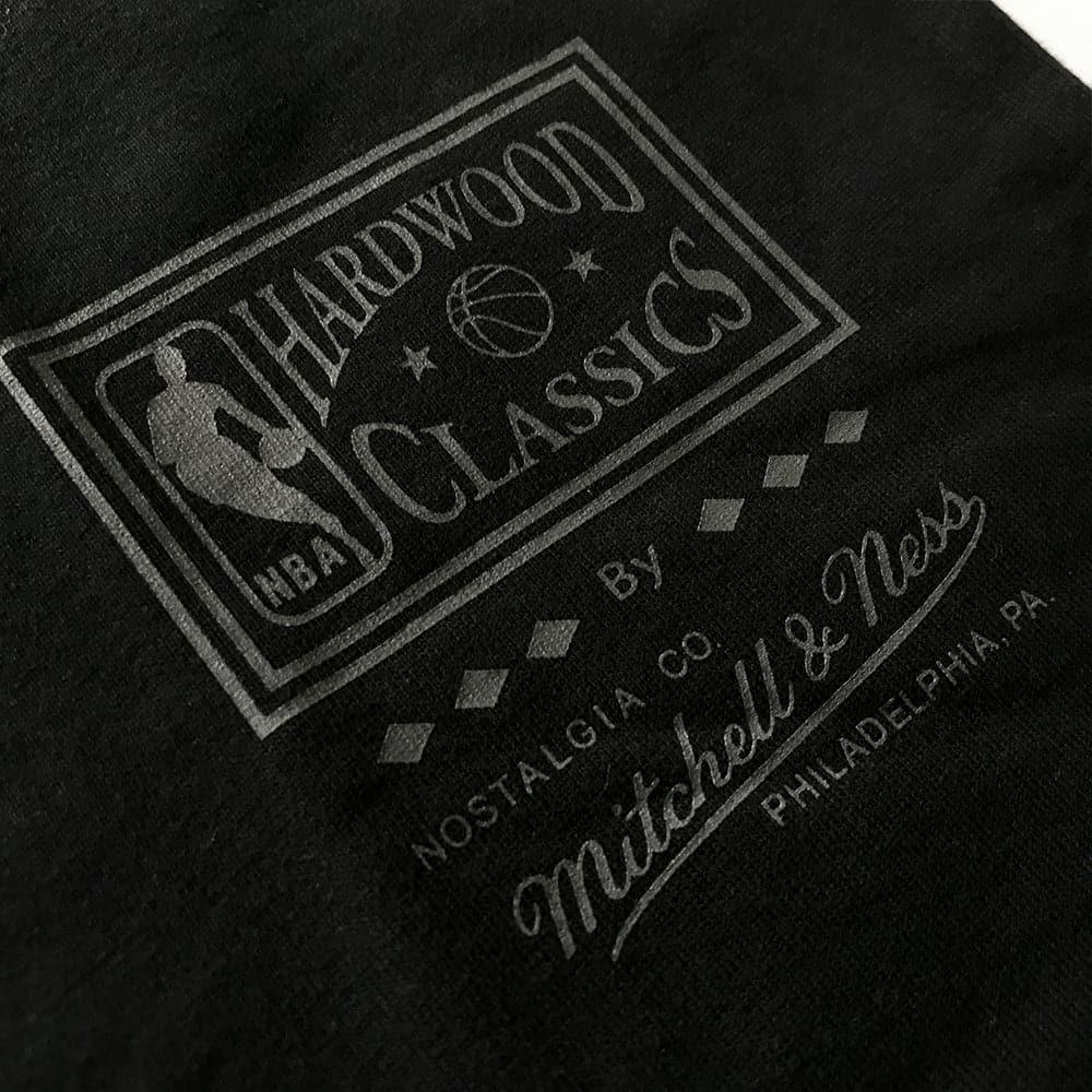 Mitchell And Ness T-Shirts Chicago Bulls Mitchell & Ness NBA Tonal Outline Heavyweight Long Sleeve T-Shirt - Black