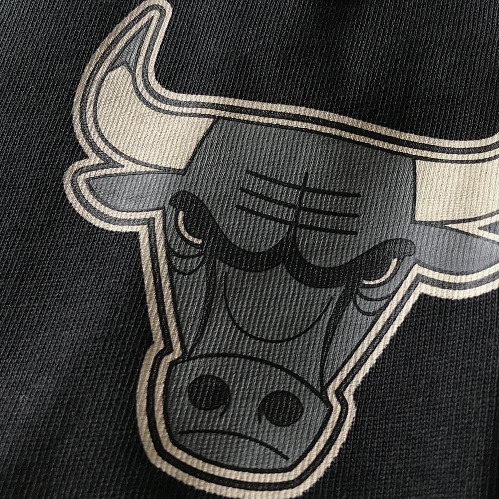 Mitchell And Ness T-Shirts Chicago Bulls Mitchell & Ness NBA Tonal Outline Heavyweight Long Sleeve T-Shirt - Black