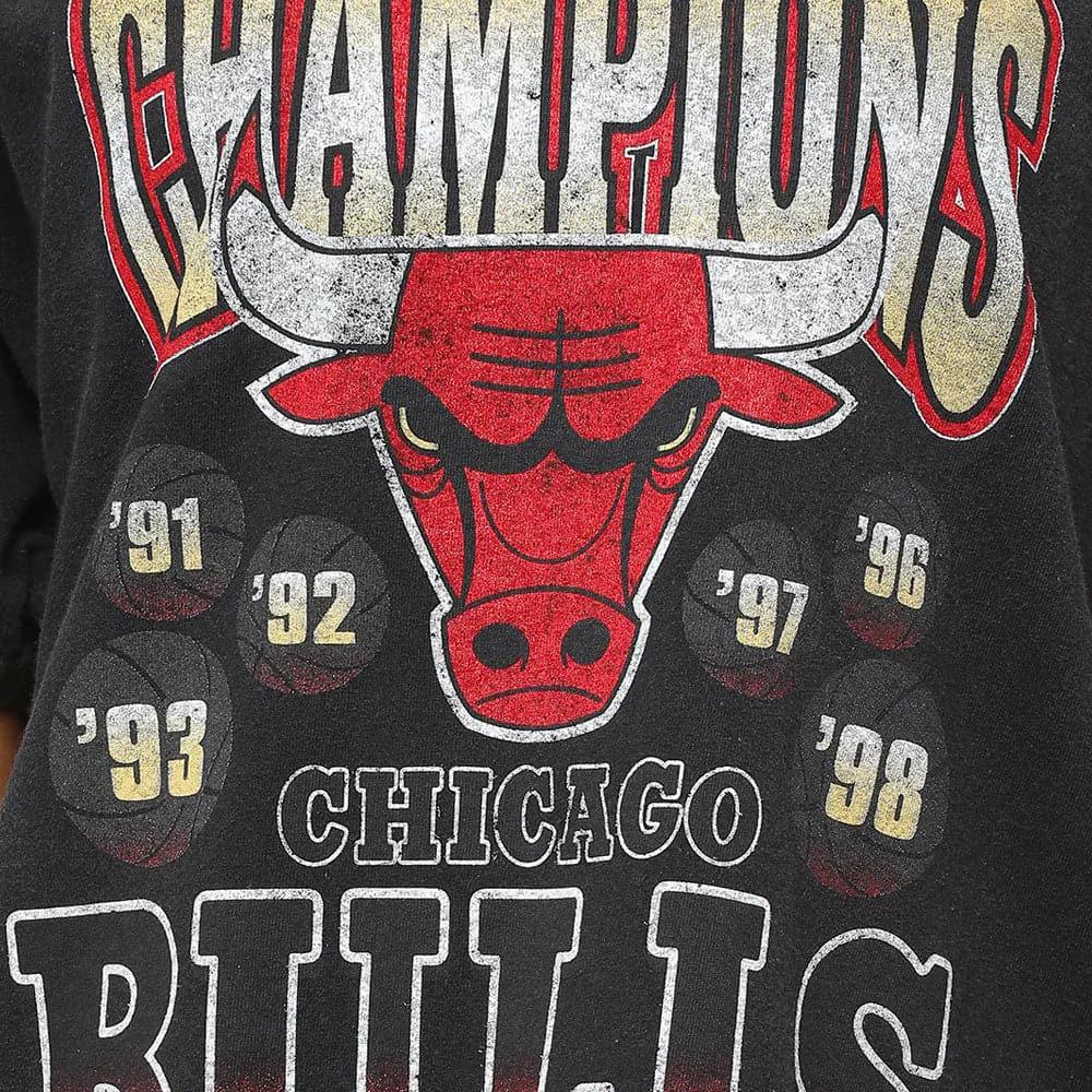 Mitchell And Ness T-Shirts Chicago Bulls Mitchell & Ness NBA Vintage Champs T-Shirt - Black