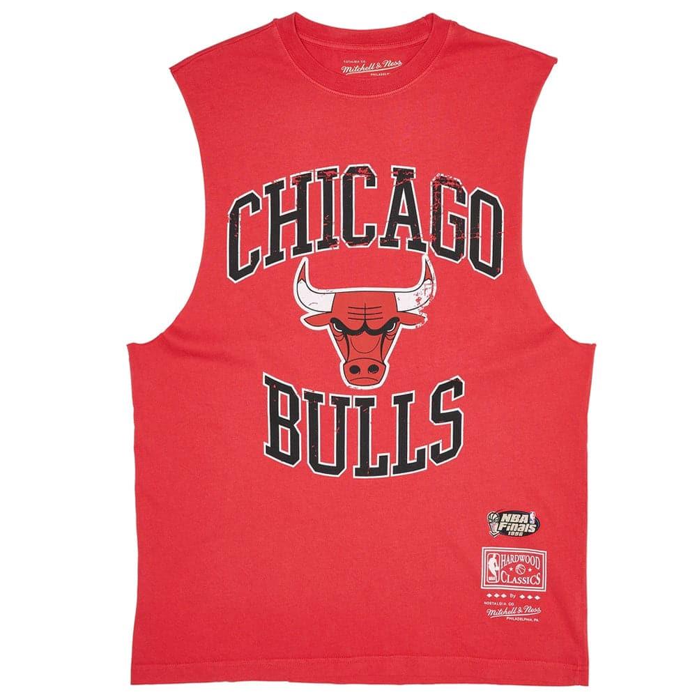Mitchell And Ness T-Shirts Chicago Bulls Mitchell & Ness NBA Vintage Crest Logo Muscle T-Shirt - Red