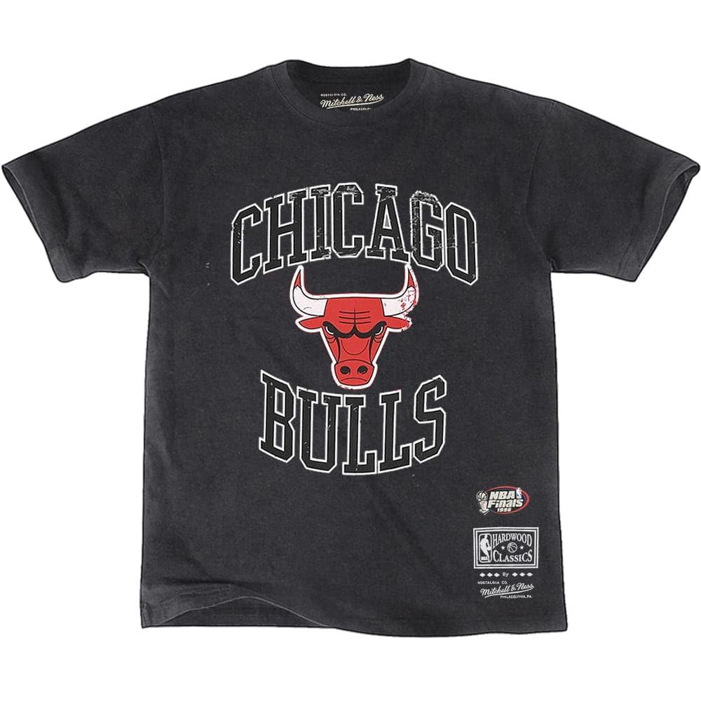 Mitchell And Ness T-Shirts Chicago Bulls Mitchell & Ness NBA Vintage Crest Logo T-Shirt - Faded Black