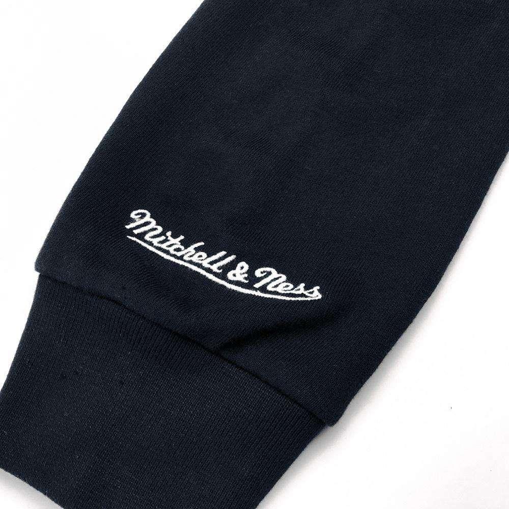 Mitchell And Ness Jumpers Cleveland Cavaliers Mitchell & Ness NBA Distressed Logo Hoodie Jumper - Navy