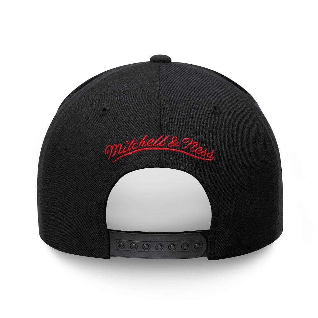 Mitchell And Ness Caps Detroit Pistons Mitchell & Ness NBA Logo 110 Snapback Hat - Black
