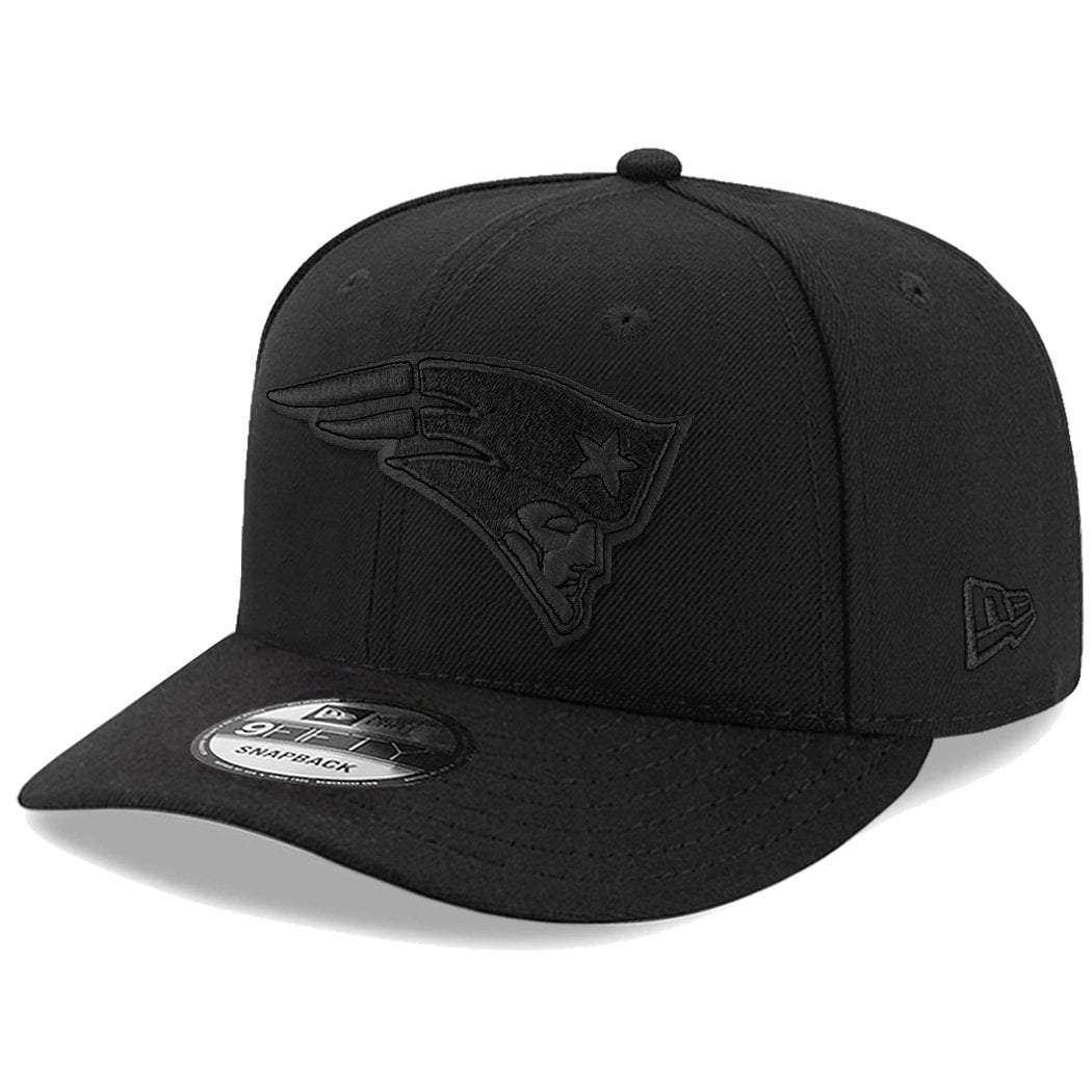 New England Patriots New Era NFL Black On Black Pre-Curved 9FIFTY Snapback Hat