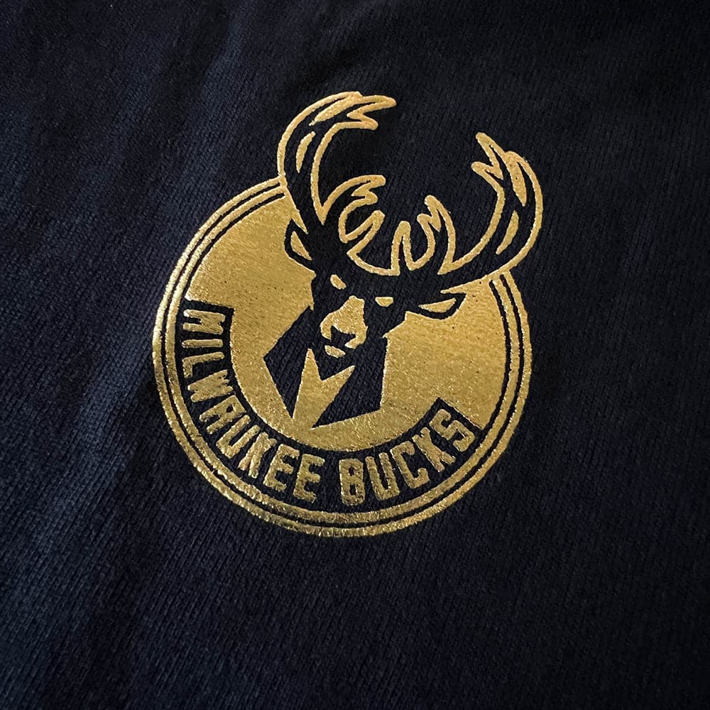 NBA Essentials T-Shirts Giannis Antetokounmpo Milwaukee Bucks NBA Essentials Gold Player T-Shirt - Black