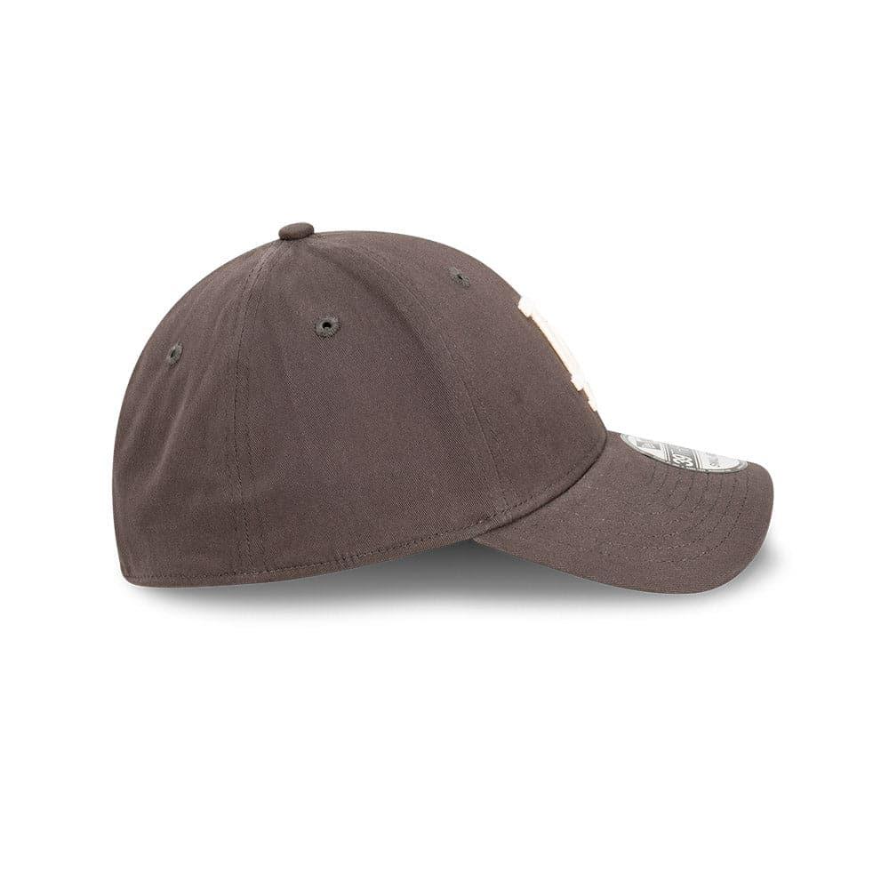 New Era Caps Los Angeles Dodgers New Era MLB Ivory Logo 39THIRTY Stretch Fit Curve Hat - Graphite