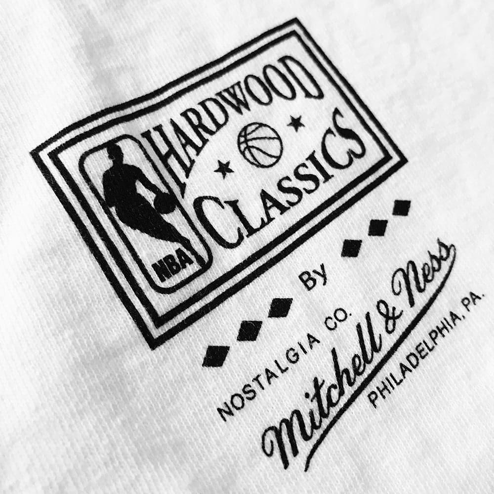 Mitchell And Ness T-Shirts Los Angeles Lakers Mitchell & Ness NBA 17x Champions Vintage T-Shirt - White
