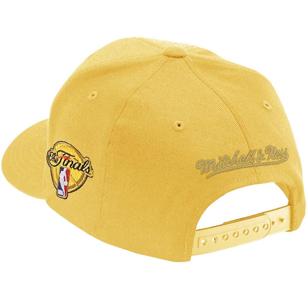 Mitchell And Ness Caps Los Angeles Lakers Mitchell & Ness NBA Finals Patch Classic Red Snapback Hat - Yellow