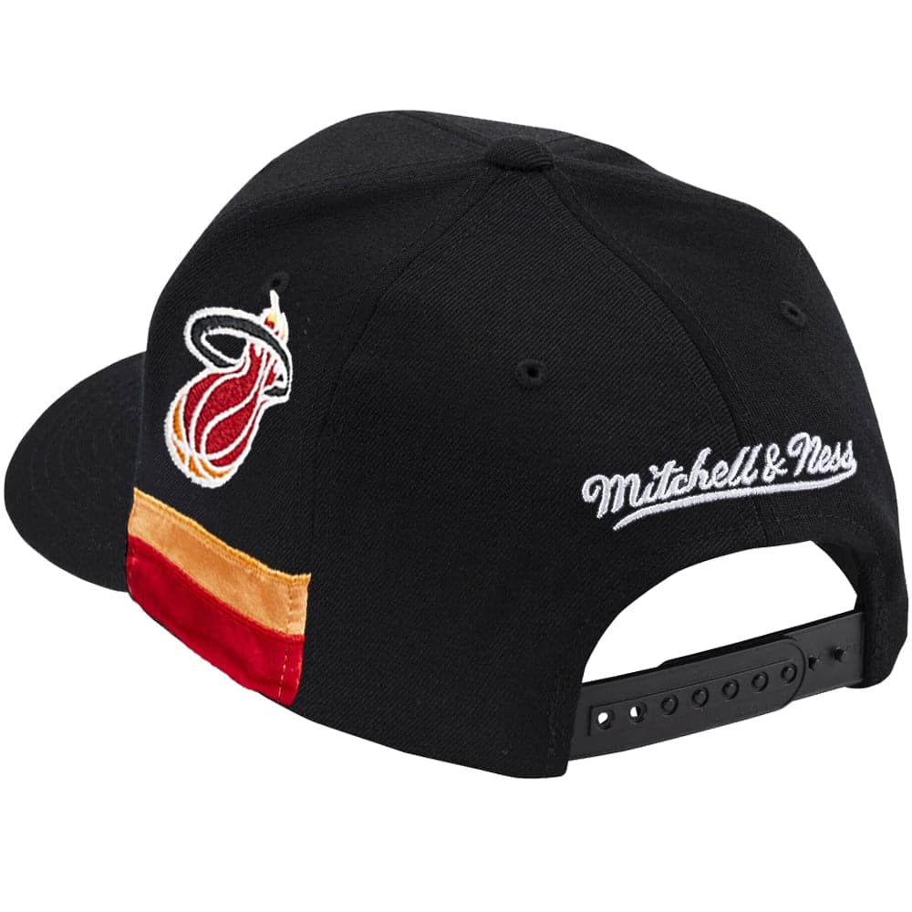 Mitchell And Ness Caps Miami Heat Mitchell & Ness NBA Short Hook Classic Red Snapback Hat - Black