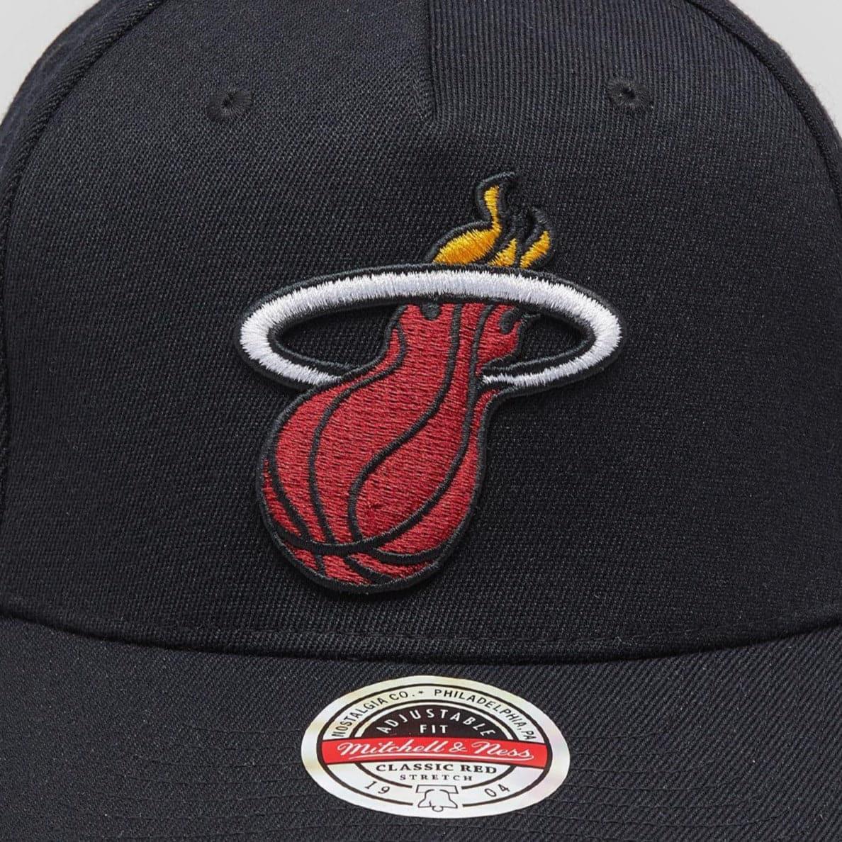 Mitchell And Ness Caps Miami Heat Mitchell & Ness NBA Team Classic Red Snapback Hat - Black