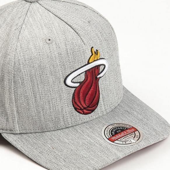 Mitchell And Ness Caps Miami Heat Mitchell & Ness NBA Team Curve Snapback Hat - Heather Grey